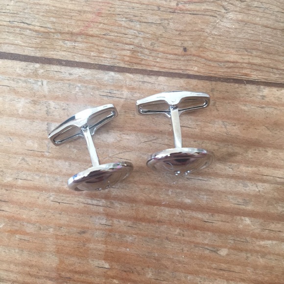 Burberry cuff links 🌟 - Picture 3 of 4
